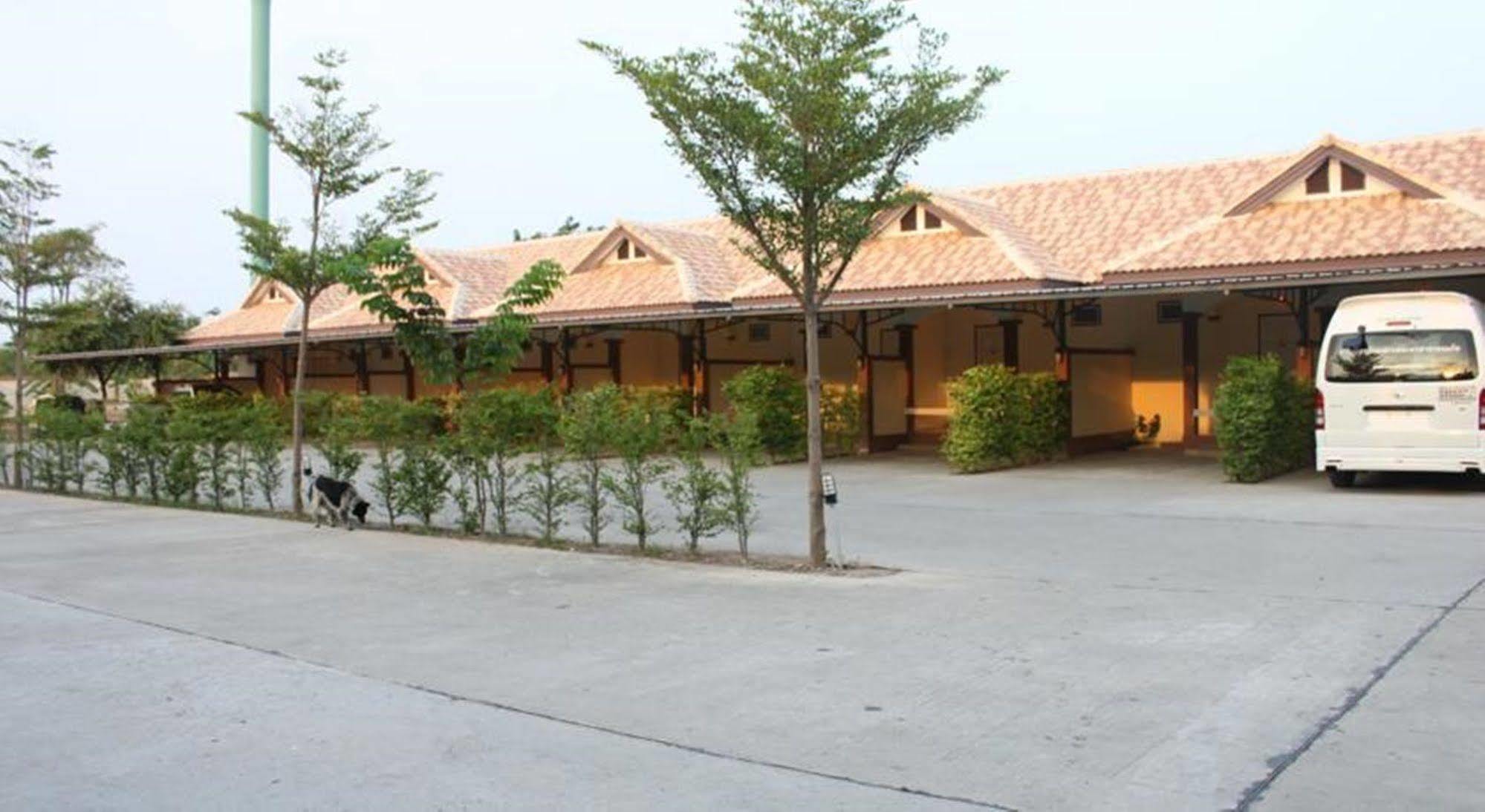 Saraburi Garden Resort Eksteriør billede